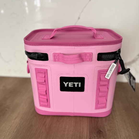 YETI Hopper Flip soft cooler 8 NWT power pink - Picture 1 of 7